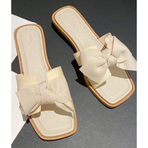 Women's Slipper Bow Top in beige/creme Size 5 US - Picture 1 of 1